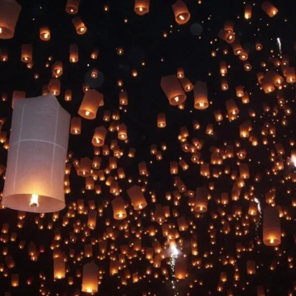 7. Festival Lampion (Yuanxiao)