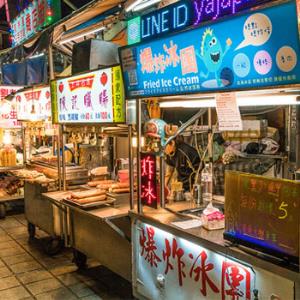 f. Beragam pilihan street food