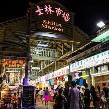 h. Beragam pilihan pasar malam