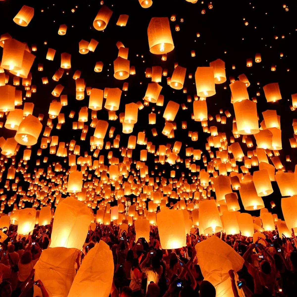 5. Pesta Lampion 
