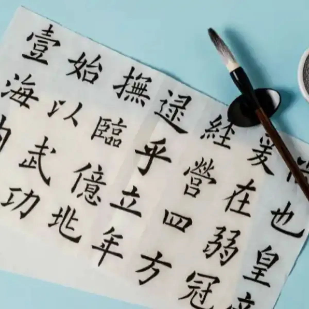 Peran Kaligrafi dalam Menulis Karakter Mandarin